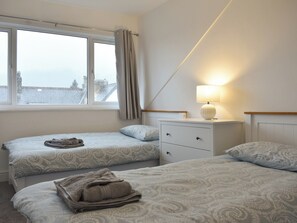 4 bedrooms, free WiFi, bed sheets