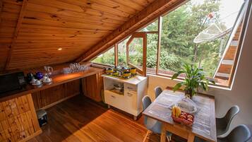 Driepersoonskamer | Dineren