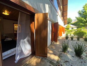 Quarto família | Detalhe da fachada