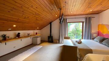 Driepersoonskamer | 1 slaapkamer, gratis wifi, beddengoed