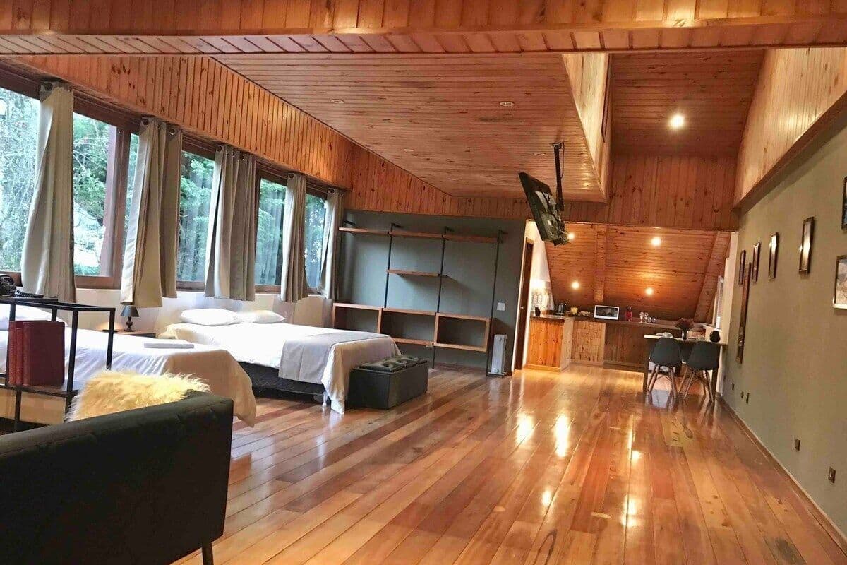 Driepersoonskamer | Gratis wifi, beddengoed