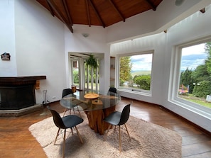 Chalet | Dining