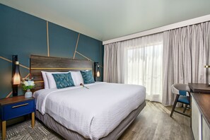 Pillowtop beds, in-room safe, desk, laptop workspace - Marea Sol Hotel (Santa Cruz)