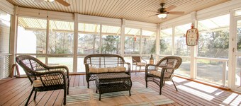 Southern Living for 4 in Richmond Hill