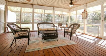 Southern Living for 4 in Richmond Hill