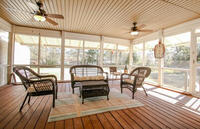 Southern Living for 4 in Richmond Hill
