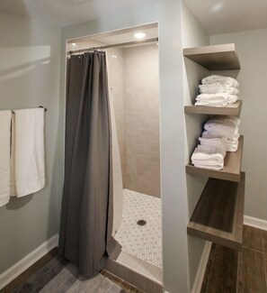 Bathroom - Southern Living for 4 in Richmond Hill (Richmond Hill)