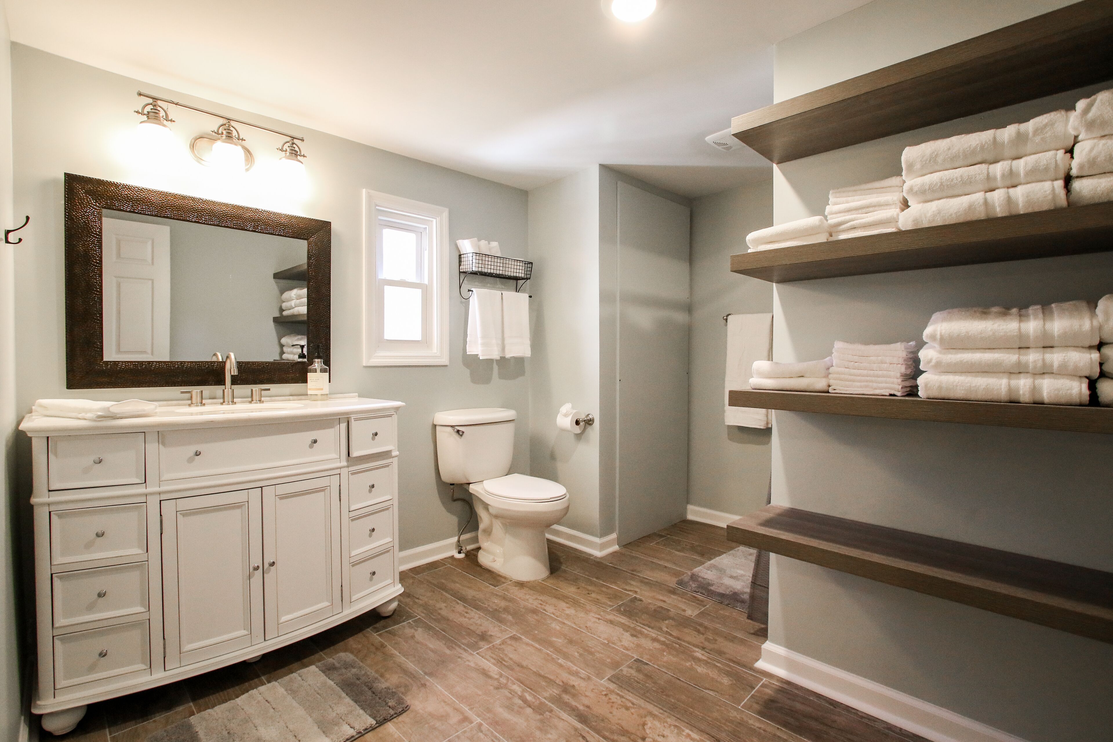 Grand House | Bathroom