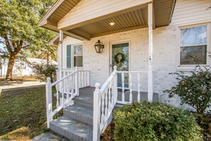 Exterior - Southern Living for 4 in Richmond Hill (Richmond Hill)