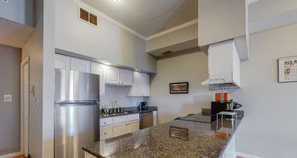 Illini Suite Downtown Champaign