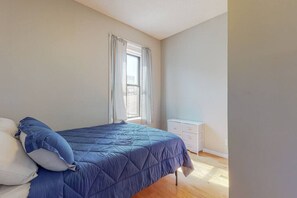 Bureau, Wi-Fi gratuit, draps fournis