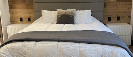3 habitaciones, tabla de planchar con plancha y cuna de viaje