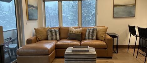 Smart-tv och eldstad