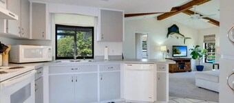 New Pool! - Tropical Waterfront Cottage -Dock & Optional Boat