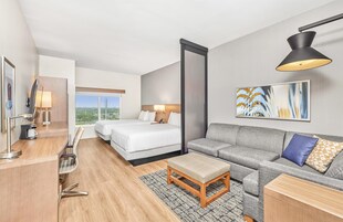 Premium bedding, in-room safe, desk, laptop workspace