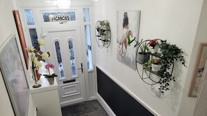 Interior entrance - Edelweiss Guesthouse (Southend-on-Sea)
