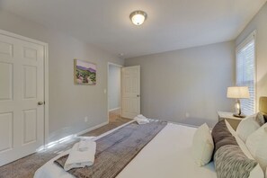 4 bedrooms, desk, iron/ironing board, travel cot