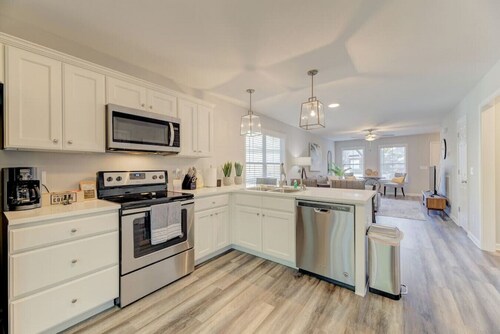 Pondside at Sweetoak | 4 BR | Mins to Ft Jackson