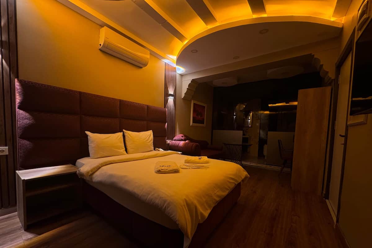 Chambre Deluxe | Literie de qualité supérieure, couette en duvet d'oie