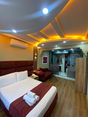 Deluxe Room | Premium bedding, down comforters, free minibar, individually furnished - Kadikoy Viva Hotel (Istanbul)