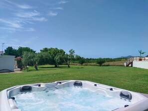 Baignoire à remous extérieure
