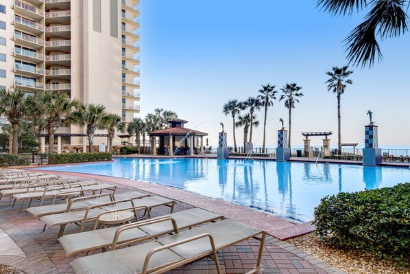 室内游泳池，恒温泳池