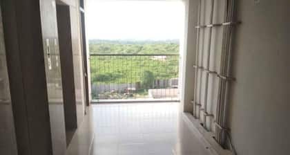 1room & kitchen with small balcony, full of sunlight & wind