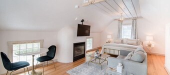 Cozy Modern Suite in Fredericksburg
