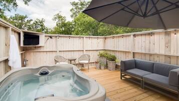 Bain à remous extérieur