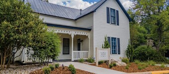 Cozy Modern Suite in Fredericksburg