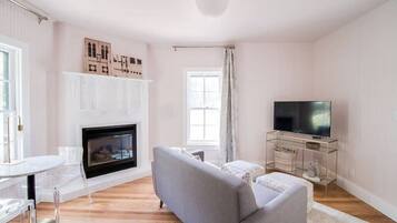 TV, fireplace, offices