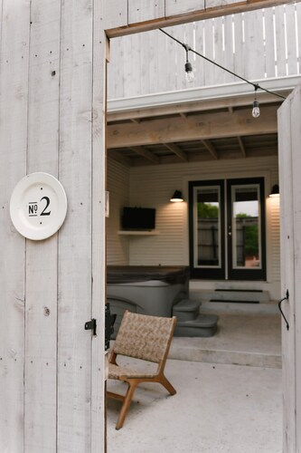 Cozy Glam Suite in Fredericksburg