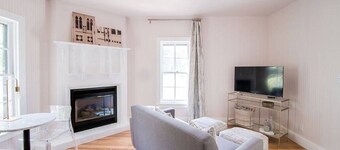 Cozy Glam Suite in Fredericksburg