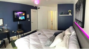 3 camere, una cassaforte in camera, una scrivania, ferro/asse da stiro