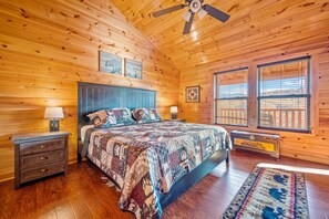 3 bedrooms, desk, free WiFi, bed sheets