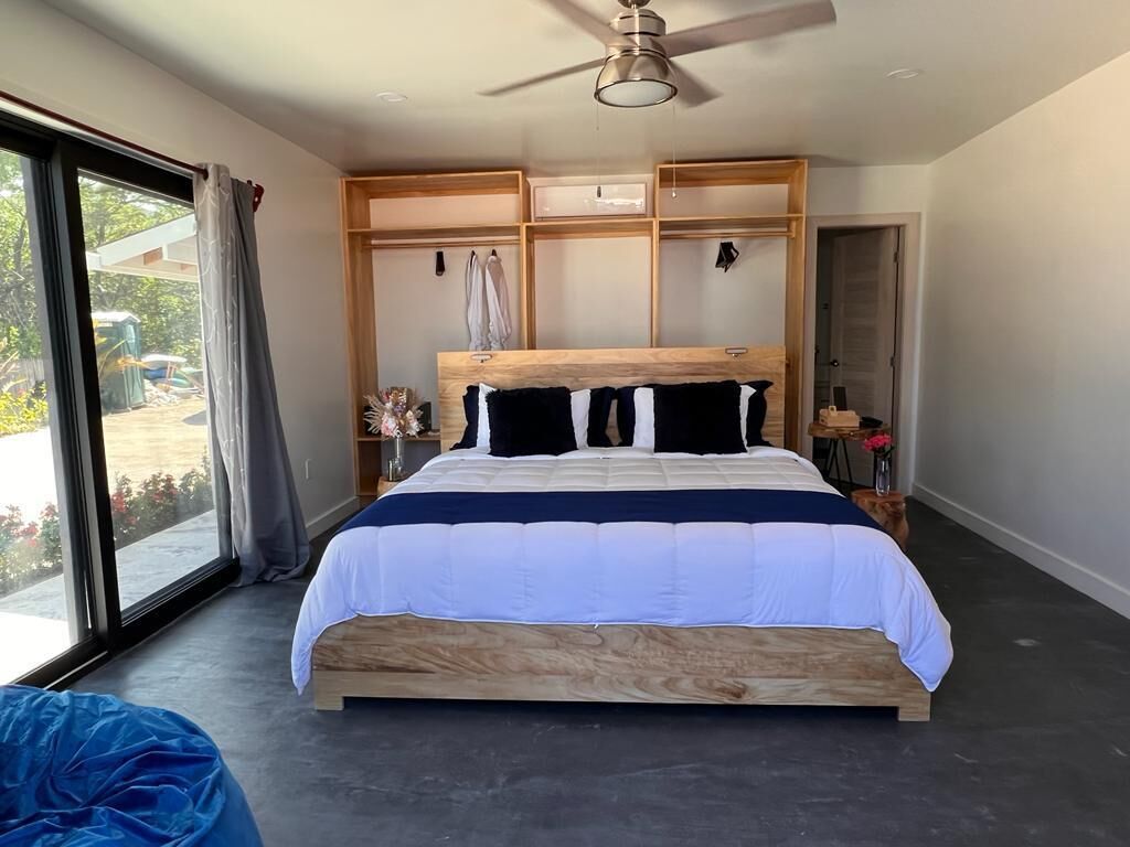 2 bedrooms, iron/ironing board, free WiFi