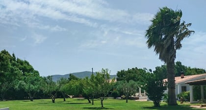 HOUSE 2 MINUTES FROM THE SEA SURROUNDED BY NATURE, WITH SWIMMING POOL AND HOT TUB