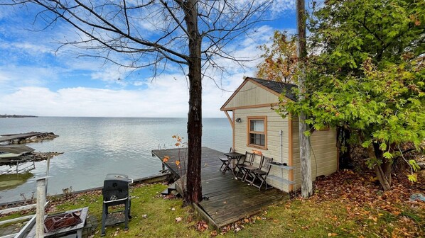 Terrace/patio - 5 Br Lakeview Detach House With Private Dock,30 Min. From Toronto (Georgina)