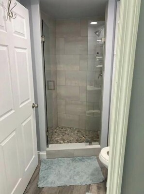 Dutxa, tovalloles i paper higiènic 