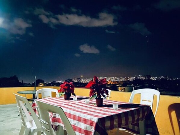 Rooftop terrace - Los Nardos Hostel (Oaxaca)