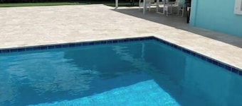 Lovely 2 Bedroom with a Pool