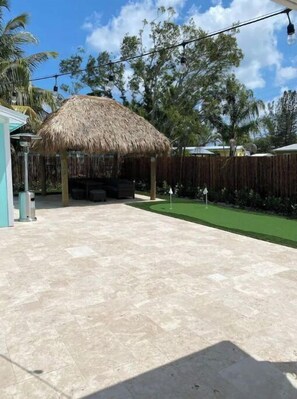 Terrace/patio - Lovely 2 Bedroom with a Pool (Jupiter)