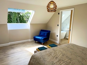 2 bedrooms, iron/ironing board, travel cot, free WiFi