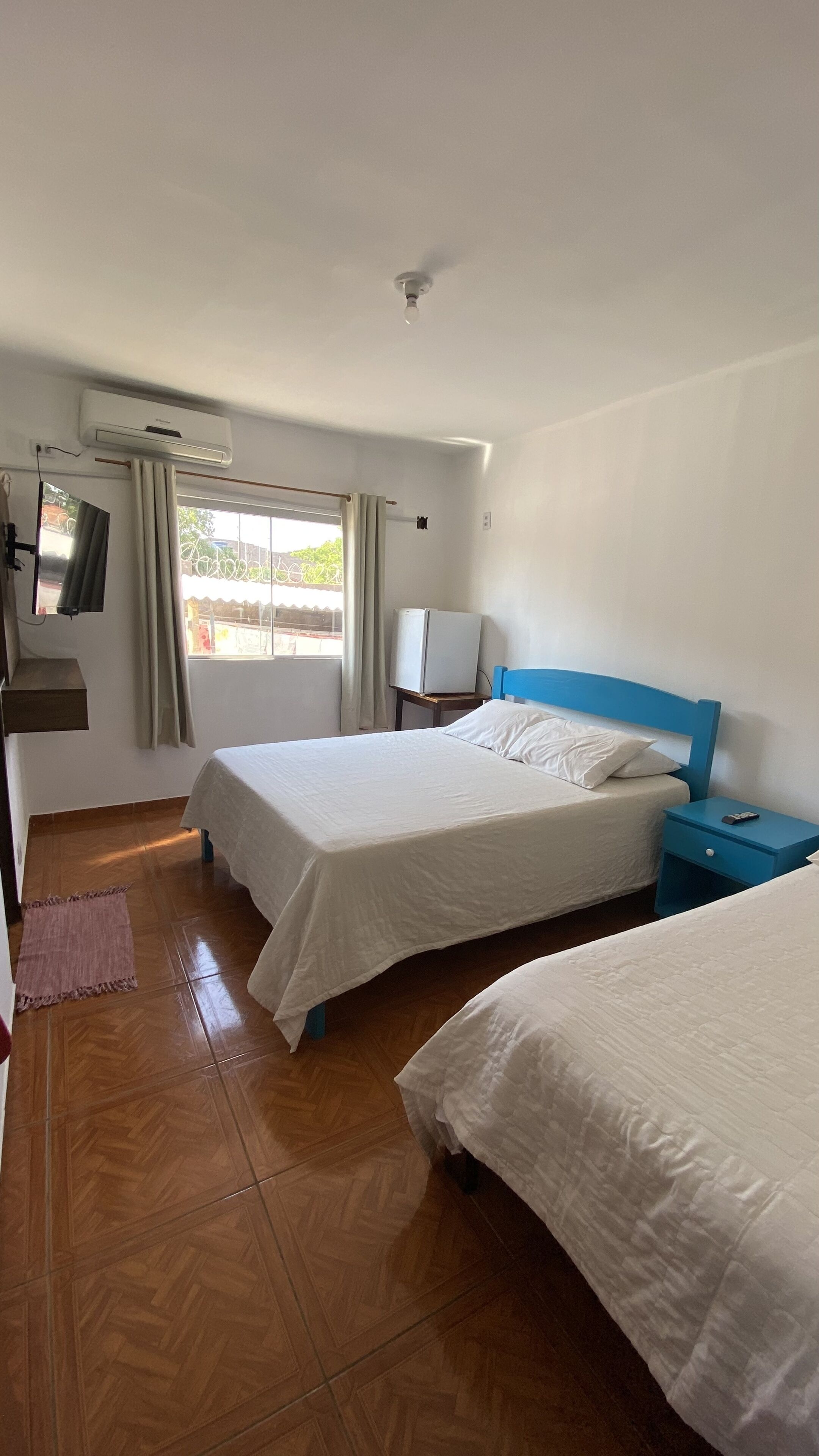 Free WiFi, bed sheets