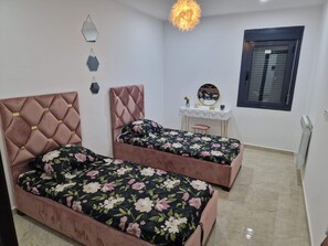 5 bedrooms - Apparently very modern 3km from the new stadium in Oran (Oran)