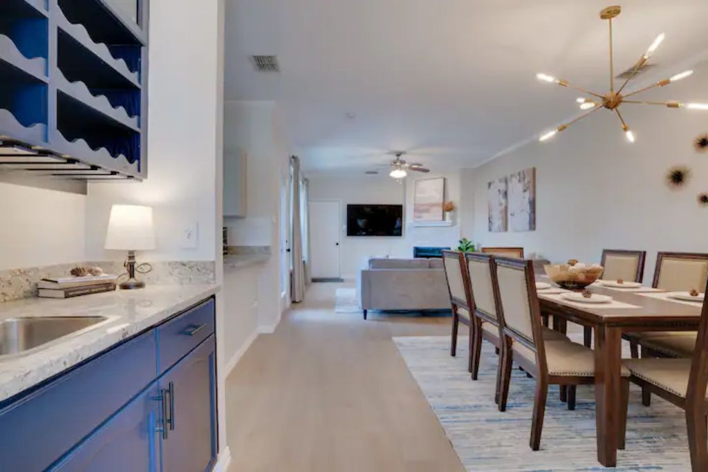 Roomd | New Contemporary | 3 Bed 3 Bath