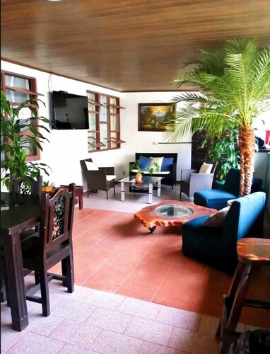 Airport traveler's home. - Hostel