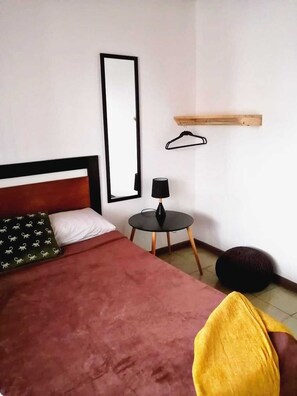 Basic Shared Dormitory, 1 Double Bed - Airport traveler's home. - Hostel (Alajuela)