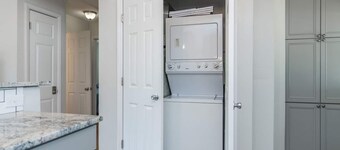 This house is a 2 bedroom(s), 1 bathrooms, located in Lexington, KY.
