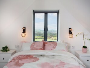 2 bedrooms, free WiFi, bed sheets - 2 bedroom accommodation in Ottery St Mary (Ottery St Mary)